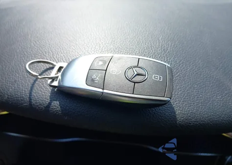 2021 Mercedes-Benz Glc 300 4Matic Coupe z USA, uszkodzony, nr VIN W1N0J8EBXMF906271